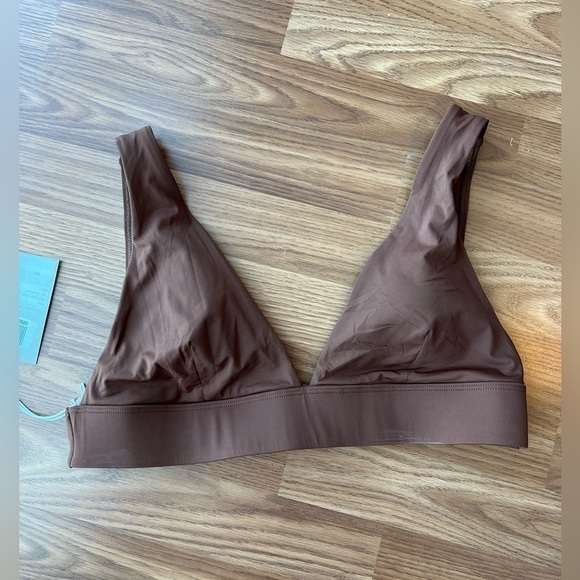 EVERLANE ReNew The Rosewood Triangle Bikini Top NWT - Picture 4 of 16